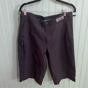 Yeti Cycles Enduro Mountain Bike Shorts Mens Size Medium Black NWT